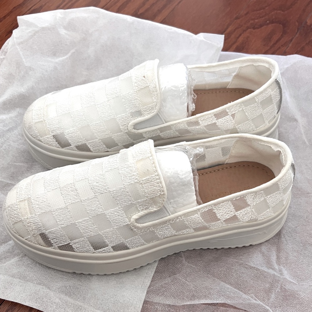 Red dragonfly organza shoes, White Checkered Slip-On Sneakers